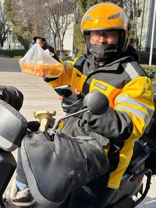 Shipper suy thận giai đoạn cuối: Người ta ăn cơm 3 bữa một ng&agrave;y, t&ocirc;i chạy thận 3 lần/tuần- Ảnh 1.