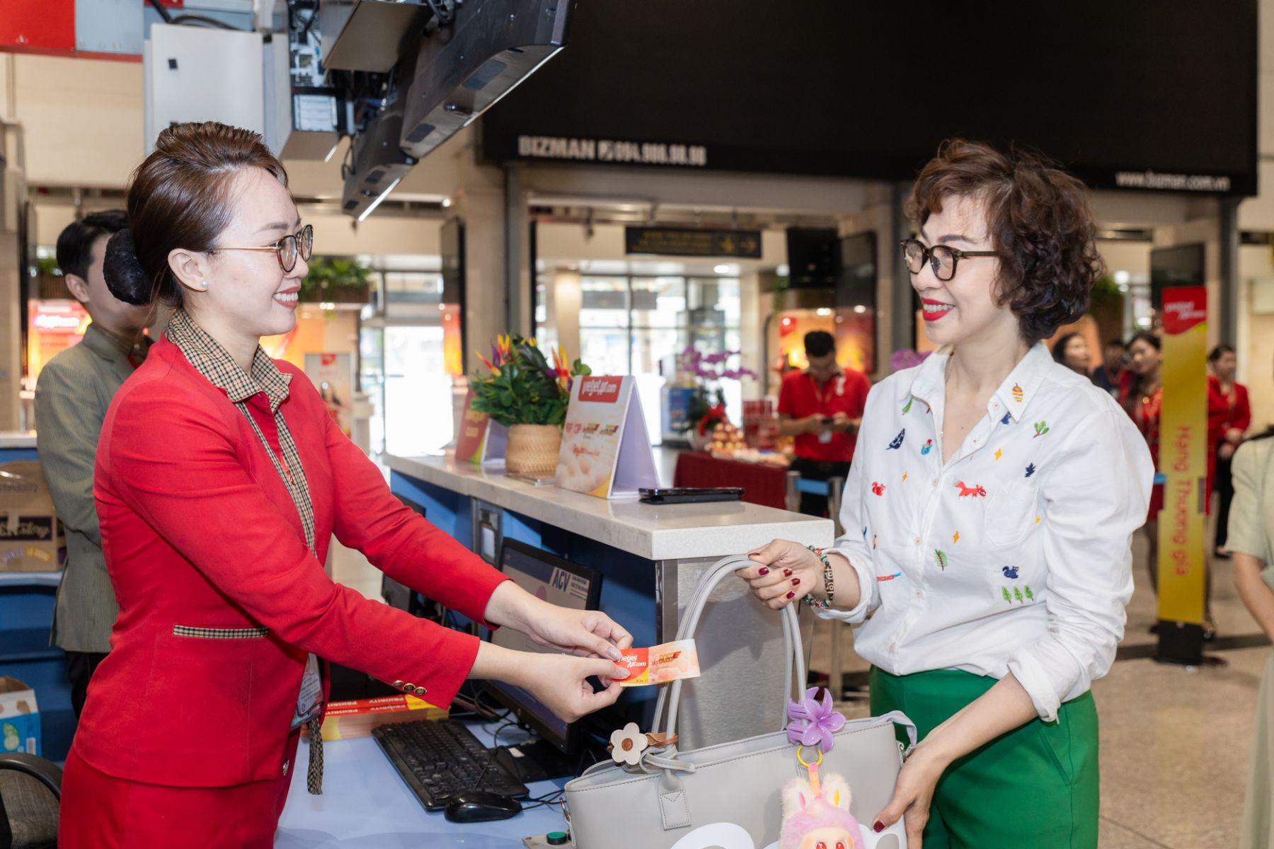 Tin vui cho t&iacute;n đồ du lịch: V&eacute; Vietjet giảm 100% trong 3 ng&agrave;y v&agrave;ng 17-19/12- Ảnh 2.