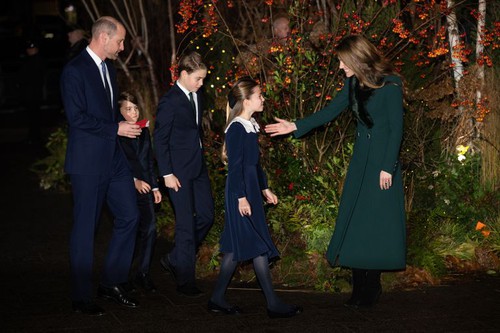 Nh&igrave;n c&aacute;ch George, Charlotte v&agrave; Louis trưởng th&agrave;nh năm nay mới thấy: C&aacute;ch dạy con "vừa nhu vừa cương" của William - Kate đ&atilde; thực sự h&aacute;i quả ngọt- Ảnh 2.