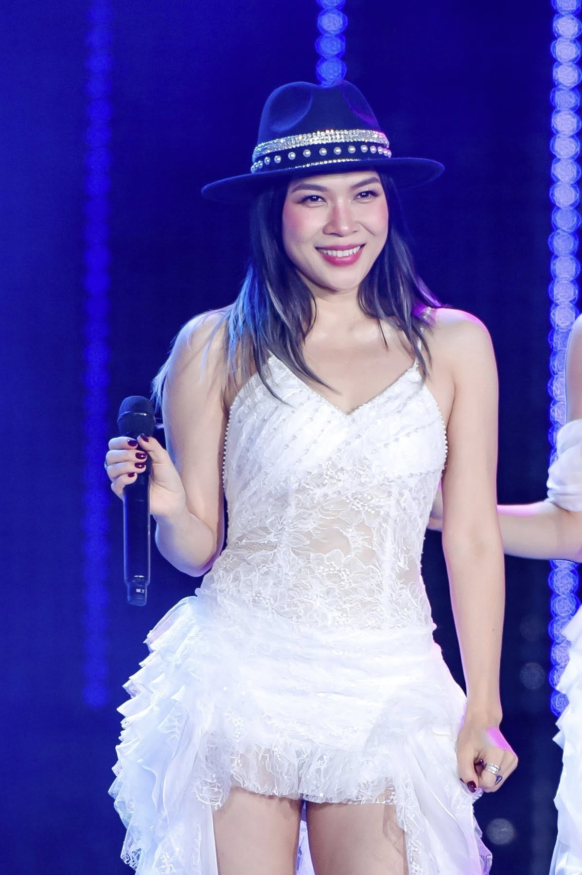 B&iacute; quyết gi&uacute;p Mỹ T&acirc;m "đ&aacute;nh bay" mỡ thừa, tuổi 44 khoe v&oacute;c d&aacute;ng đẹp m&atilde;n nh&atilde;n- Ảnh 1.