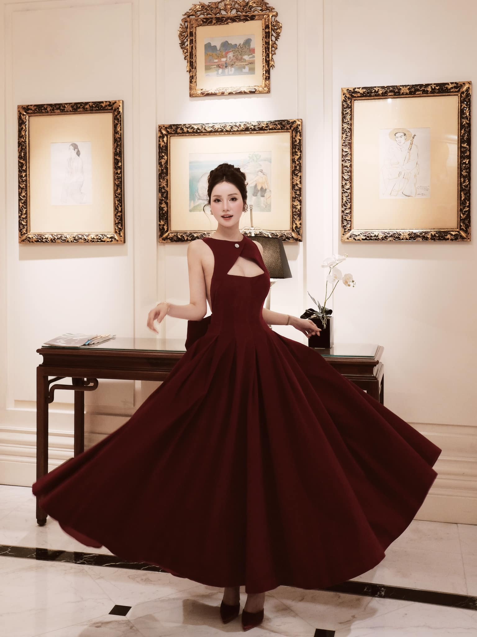 Ph&uacute; b&agrave; sống trong dinh thự triệu đ&ocirc; bắt đầu trang tr&iacute; Noel, nhưng c&aacute;ch c&ocirc; dạy con mới khiến mọi người nể phục- Ảnh 6.