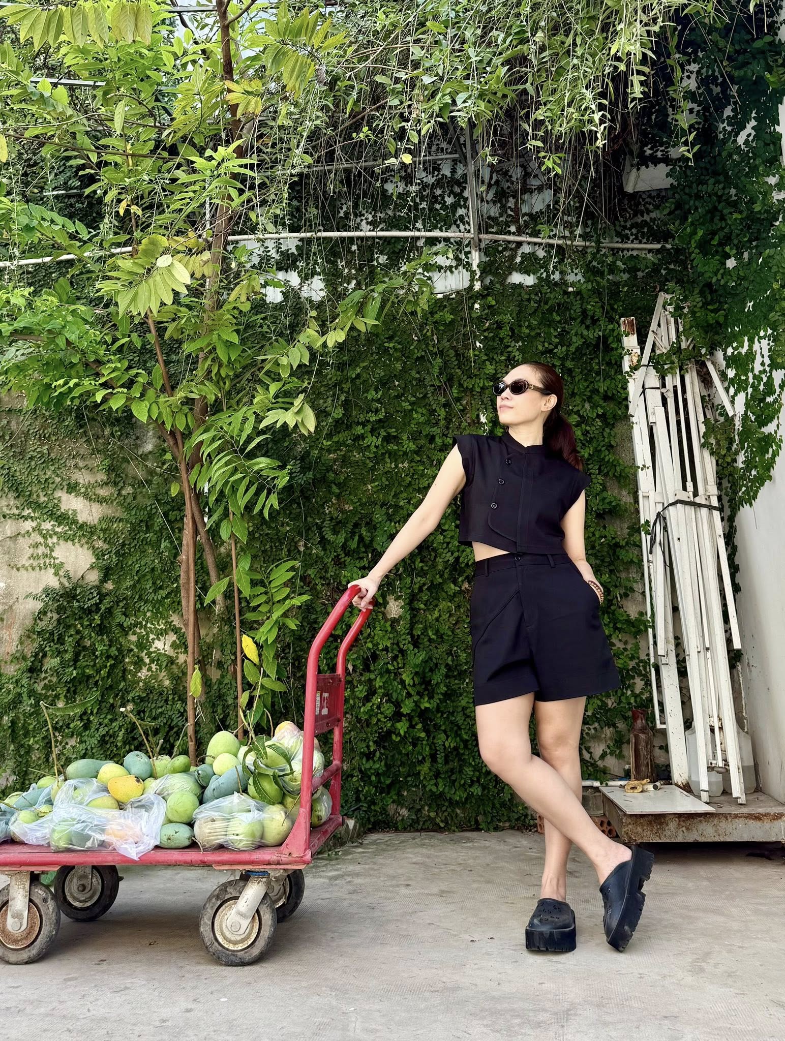 B&iacute; quyết gi&uacute;p Mỹ T&acirc;m "đ&aacute;nh bay" mỡ thừa, tuổi 44 khoe v&oacute;c d&aacute;ng đẹp m&atilde;n nh&atilde;n- Ảnh 4.