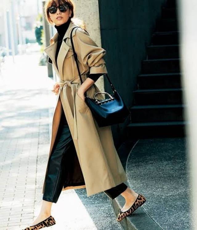 Đ&ocirc;ng n&agrave;y muốn "sang lấn &aacute;t", cứ combo &aacute;o kho&aacute;c d&aacute;ng d&agrave;i + quần m&agrave; diện: Vừa giấu d&aacute;ng đỉnh cao, vừa c&oacute; kh&iacute; chất "người phụ nữ th&agrave;nh đạt"- Ảnh 8.