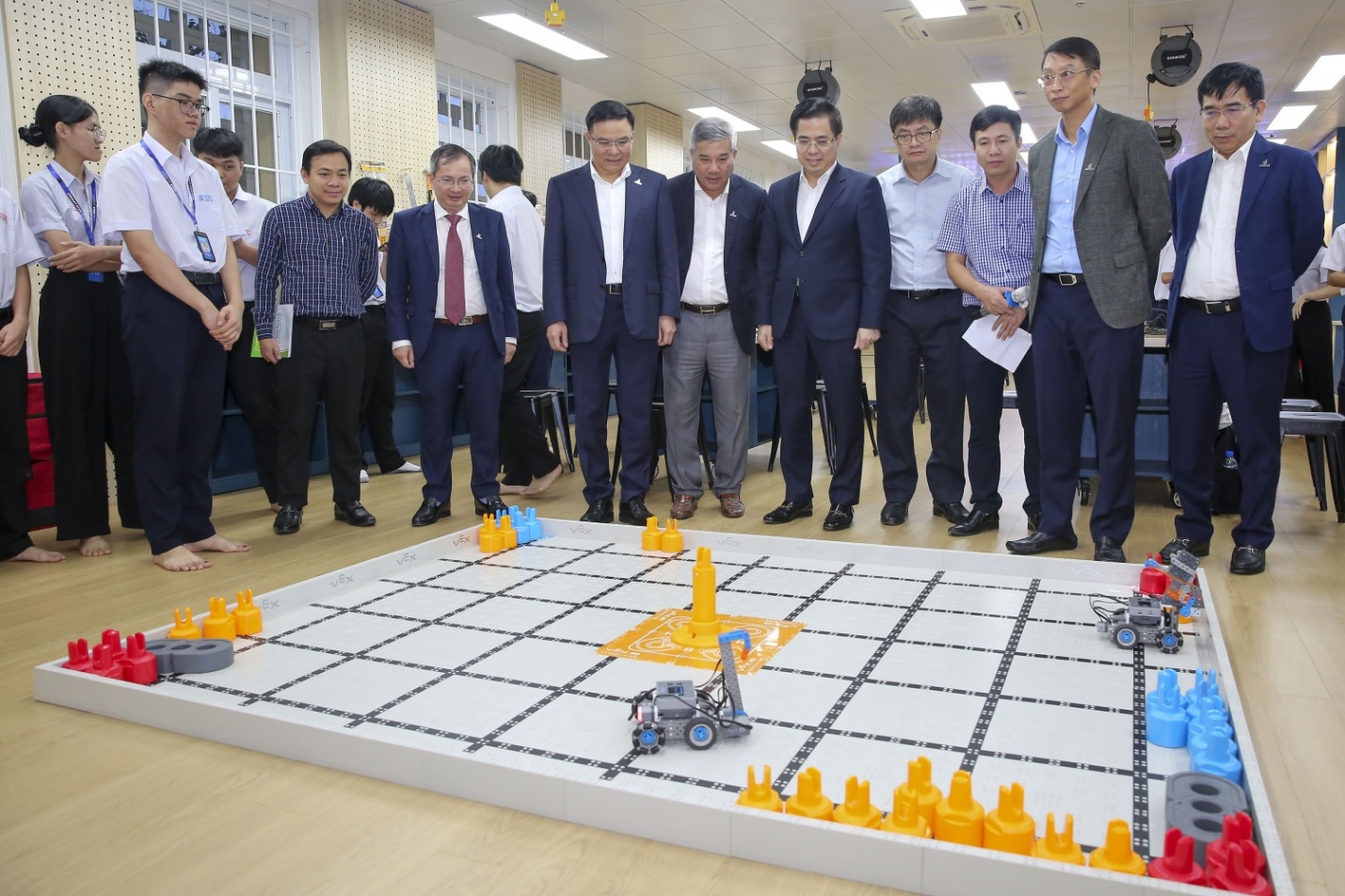 Ph&ograve;ng STEM Quảng Ng&atilde;i g&oacute;p phần nu&ocirc;i dưỡng tinh thần đổi mới s&aacute;ng tạo cho học sinh- Ảnh 3.