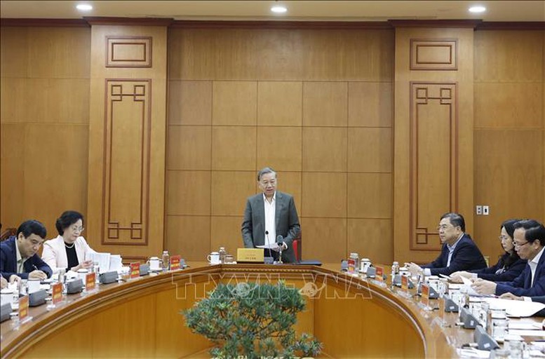 Thực hiện chế độ, ch&iacute;nh s&aacute;ch đối với người c&oacute; c&ocirc;ng phải đầy đủ, kịp thời, tuyệt đối kh&ocirc;ng đ&ugrave;n đẩy tr&aacute;ch nhiệm- Ảnh 3.