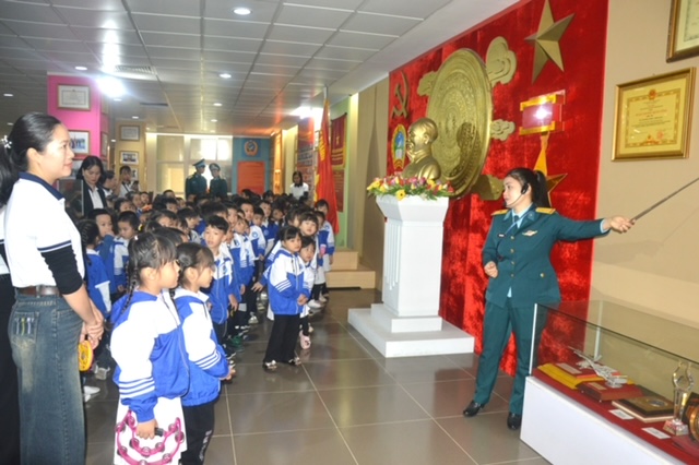 Xây dựng khát vọng cống hiến cho thế hệ trẻ, tiếp bước truyền thống vẻ vang của Quân đội nhân dân Việt Nam- Ảnh 2. Xây dựng khát vọng cống hiến cho thế hệ trẻ, tiếp bước truyền thống vẻ vang của Quân đội nhân dân Việt Nam- Ảnh 2.