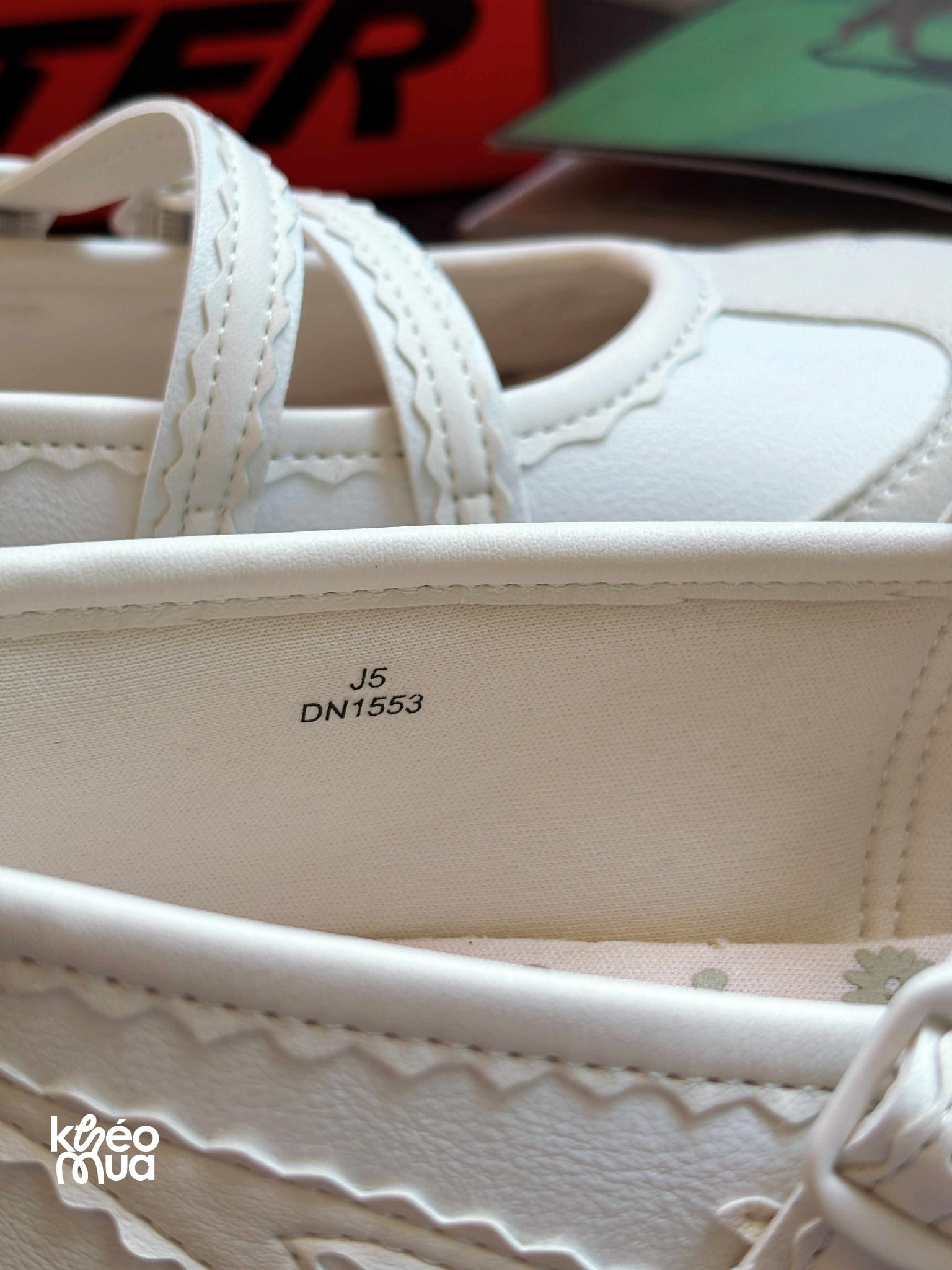 Đ&ocirc;i gi&agrave;y &ldquo;vừa ra mắt đ&atilde; qu&aacute; kh&oacute; để mua&rdquo; của Biti&rsquo;s: D&aacute;ng quốc tế, gi&aacute; Việt Nam v&agrave; tranh c&atilde;i s&ocirc;i nổi giữa &ldquo;mua h&agrave;ng hiệu&rdquo; hay &ldquo;vừa gi&aacute;&rdquo; mới l&agrave; tối ưu?- Ảnh 5.