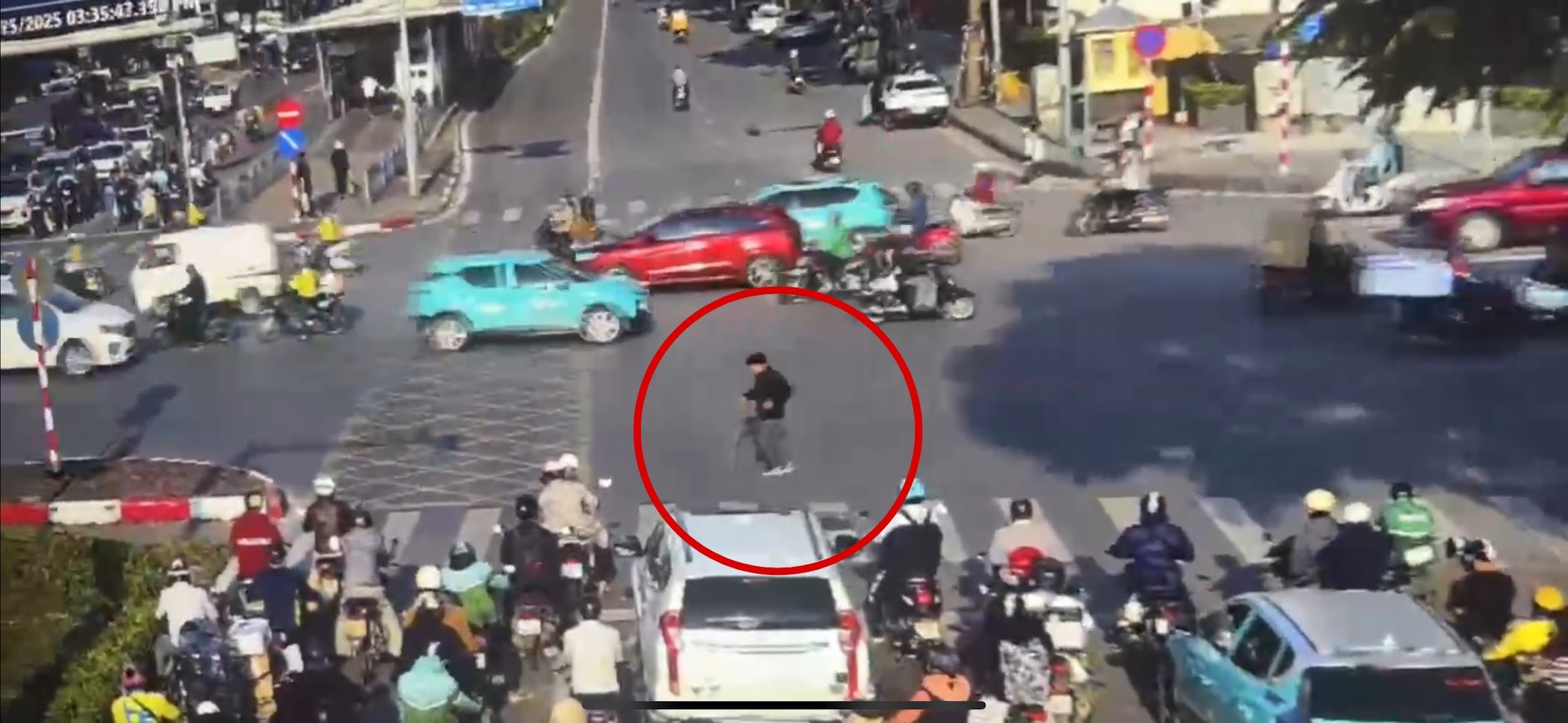 1.837 camera AI tr&ecirc;n khắp H&agrave; Nội "soi" được bao nhi&ecirc;u người vi phạm, lỗi n&agrave;o nhiều nhất sau 5 ng&agrave;y?- Ảnh 3.