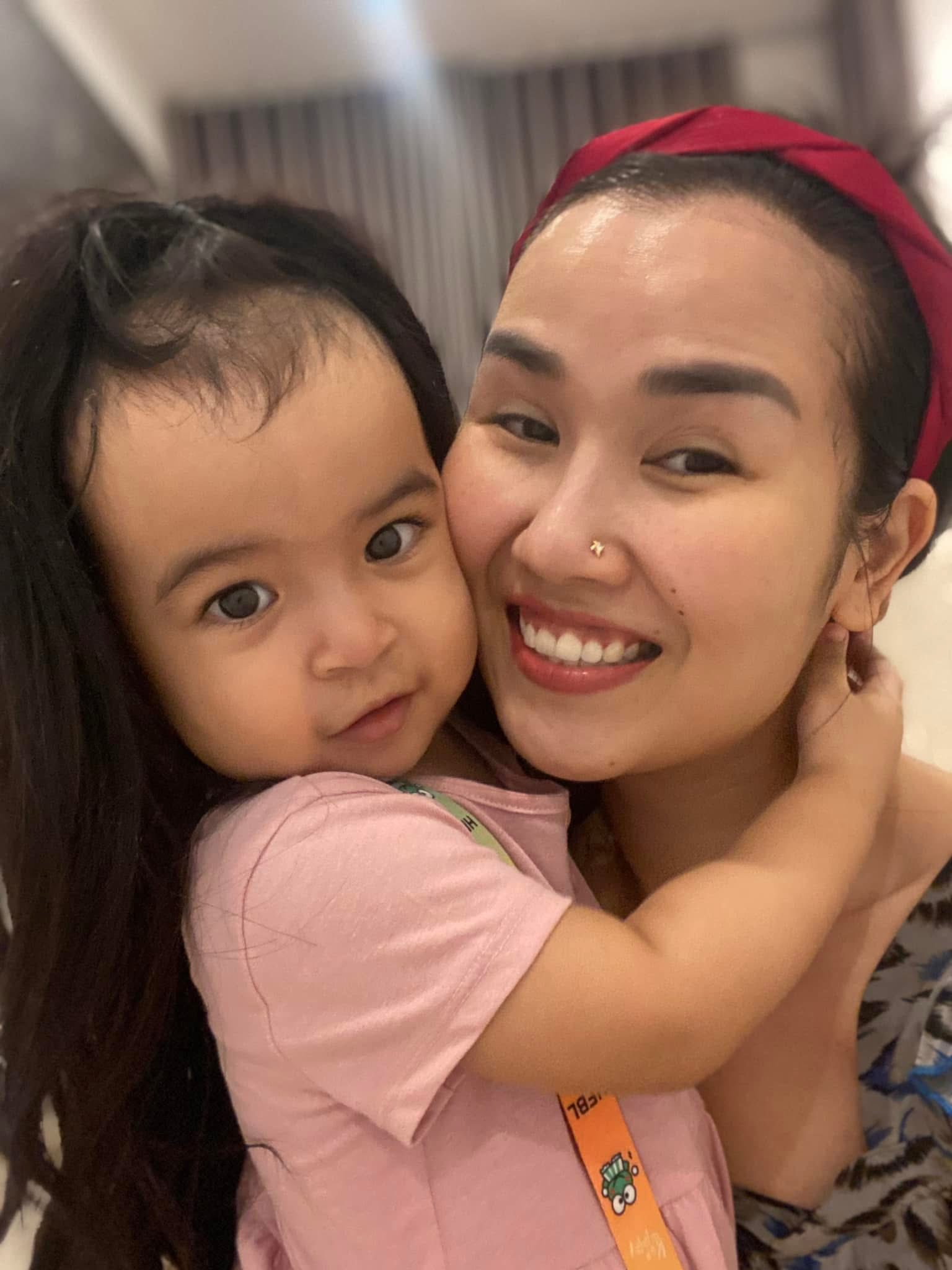 
Con g&aacute;i lớn bật kh&oacute;c m&aacute;ch mẹ v&igrave; bị em tr&ecirc;u, mẹ V&otilde; Hạ Tr&acirc;m xử l&yacute; theo c&aacute;ch kh&ocirc;ng ai ngờ tới- Ảnh 5.