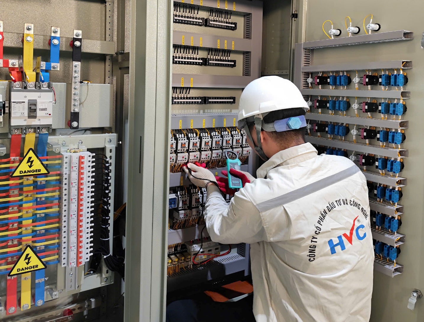 Tăng trưởng đột ph&aacute;, HVC li&ecirc;n tiếp tr&uacute;ng thầu, đạt nhiều dấu mốc quan trọng- Ảnh 1.