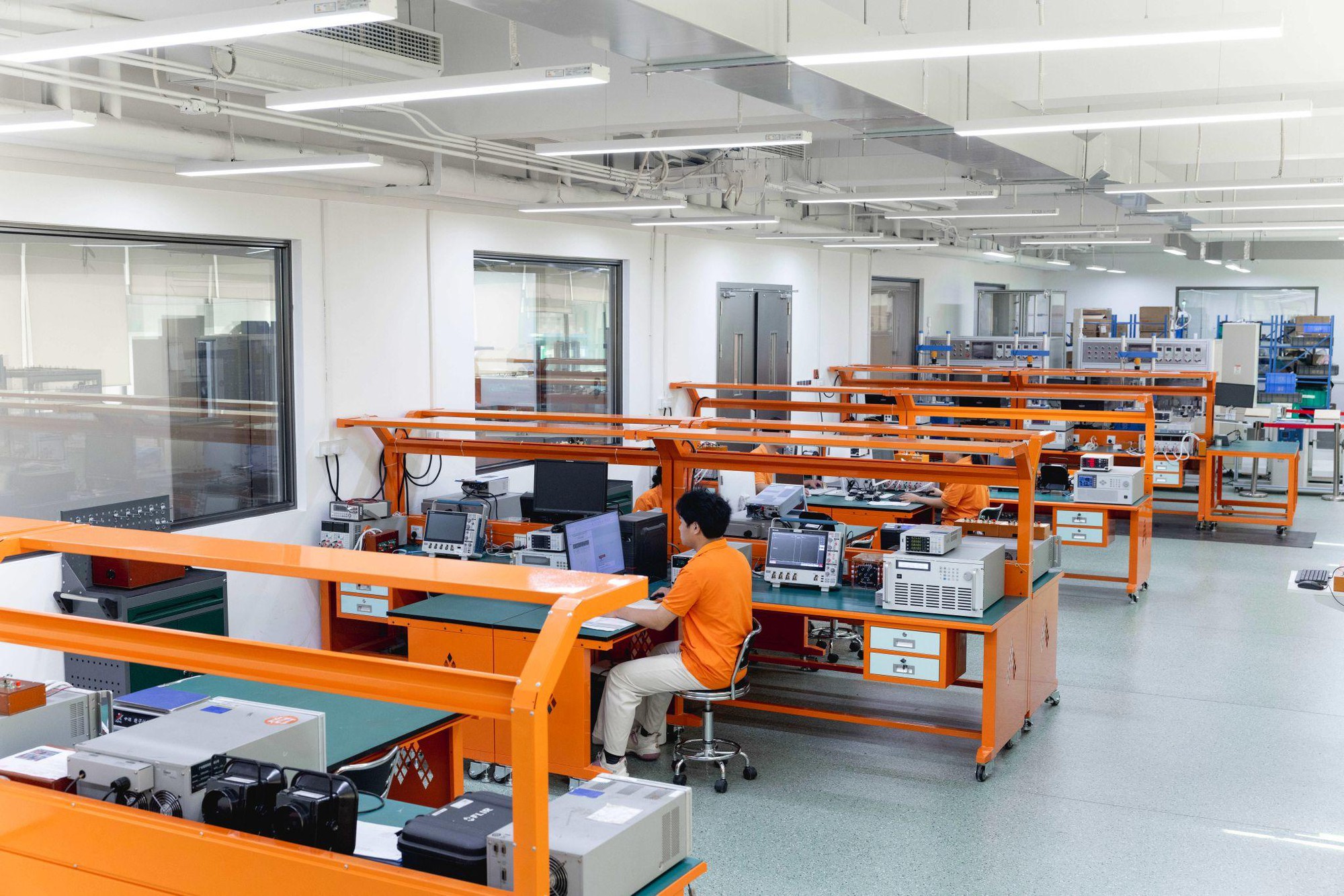 HQT Logistics đưa giải ph&aacute;p bộ sạc gần hơn với hạ tầng năng lượng trong nước- Ảnh 3.