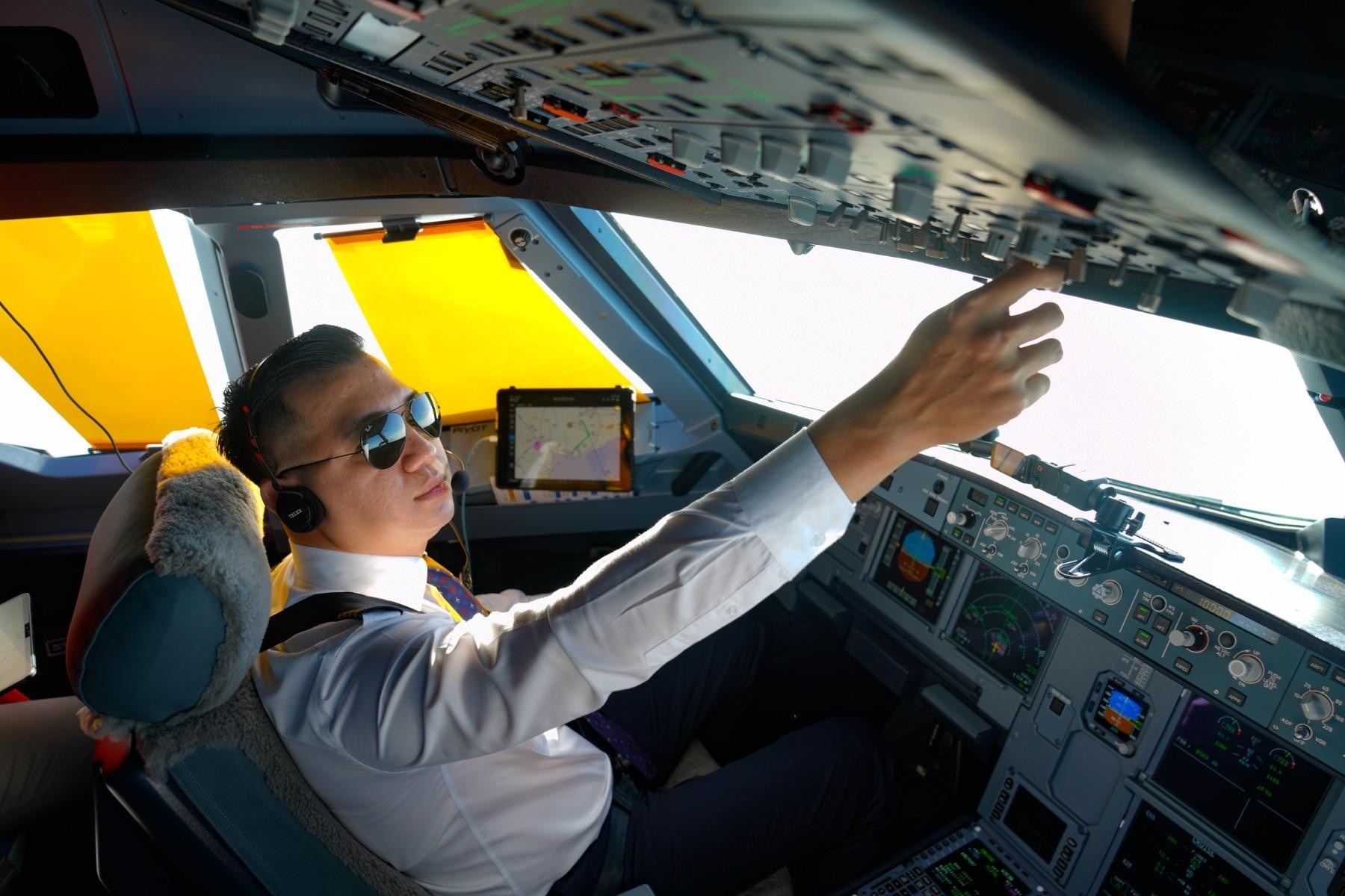 Vietjet cất n&oacute;c hangar chuẩn quốc tế, khai trương chuyến bay tới Cảng H&agrave;ng kh&ocirc;ng quốc tế Long Th&agrave;nh- Ảnh 5.