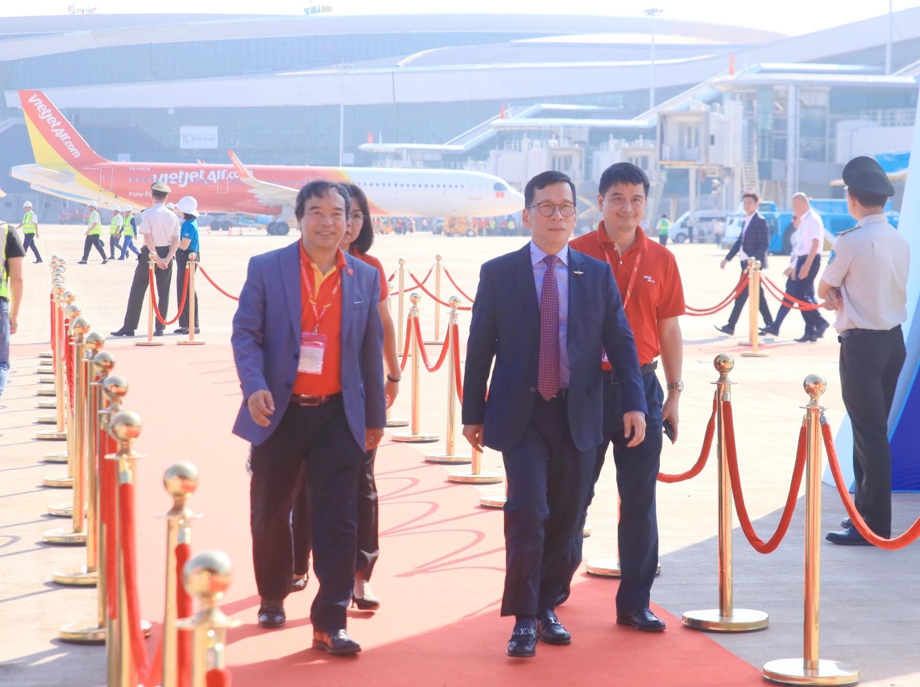 Vietjet cất n&oacute;c hangar chuẩn quốc tế, khai trương chuyến bay tới Cảng H&agrave;ng kh&ocirc;ng quốc tế Long Th&agrave;nh- Ảnh 7.