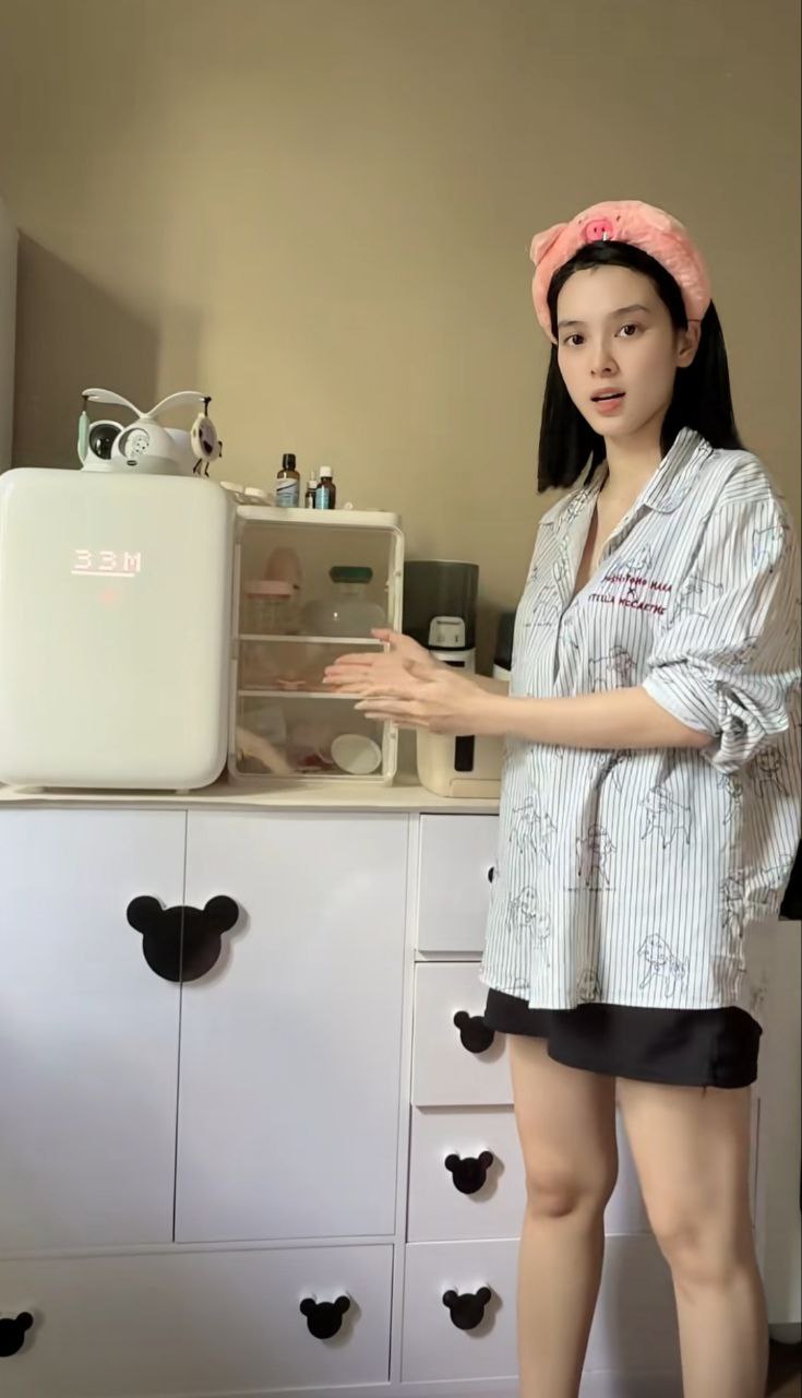 Hội mẹ bỉm soi thấy hộp sữa "quen mắt" m&agrave; Quỳnh Lương d&ugrave;ng cho con g&aacute;i rượu: VitaDairy ColosBaby Gold c&oacute; g&igrave; m&agrave; c&aacute;c mẹ tin d&ugrave;ng?- Ảnh 1.