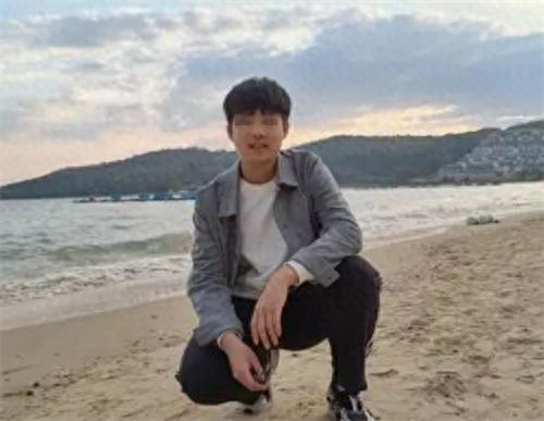 Nam sinh 18 tuổi vừa thi đại học xong ph&aacute;t hiện nhiễm HIV, bật kh&oacute;c th&uacute; nhận: "Chỉ v&igrave; 1 ph&uacute;t vội v&agrave;ng..."- Ảnh 1.