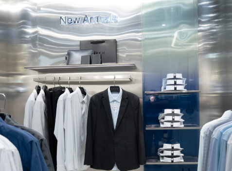 Owen ch&iacute;nh thức ra mắt New Concept Store với sự xuất hiện của cầu thủ Ho&agrave;ng Đức- Ảnh 2.