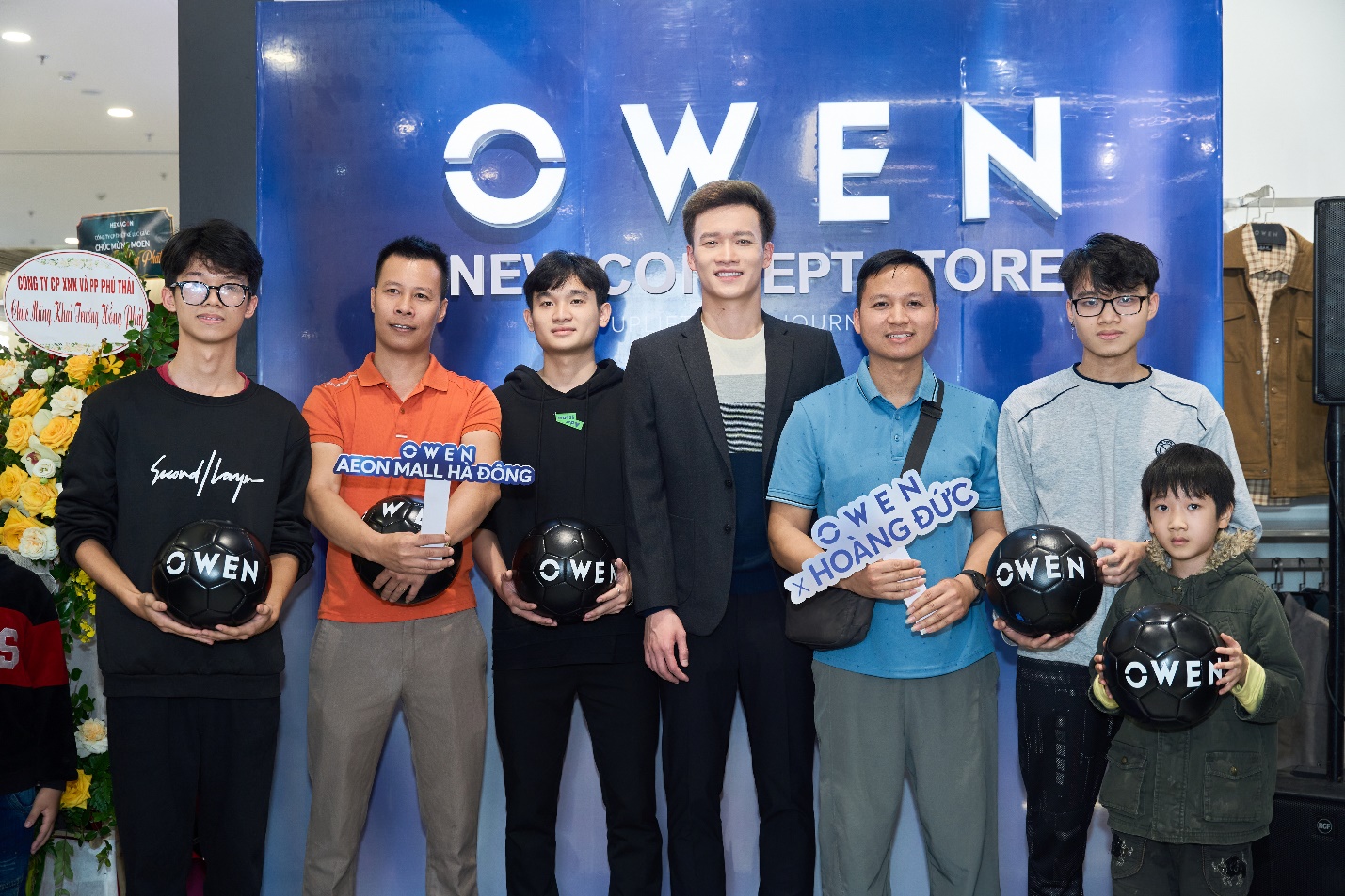Owen ch&iacute;nh thức ra mắt New Concept Store với sự xuất hiện của cầu thủ Ho&agrave;ng Đức- Ảnh 3.