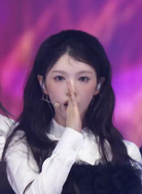 Ca khúc hot nhất lúc này: Mỹ nhân chỉ cần 3s nũng nịu làm cõi mạng phát cuồng, ai cũng muốn đu trend- Ảnh 1. Ca khúc hot nhất lúc này: Mỹ nhân chỉ cần 3s nũng nịu làm cõi mạng phát cuồng, ai cũng muốn đu trend- Ảnh 1.