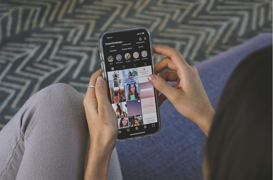 Tại sao ch&uacute;ng ta kh&oacute; rời mắt khỏi những "ồn &agrave;o" tr&ecirc;n mạng?- Ảnh 2.