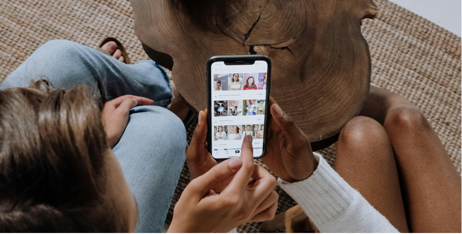 Tại sao ch&uacute;ng ta kh&oacute; rời mắt khỏi những "ồn &agrave;o" tr&ecirc;n mạng?- Ảnh 1.