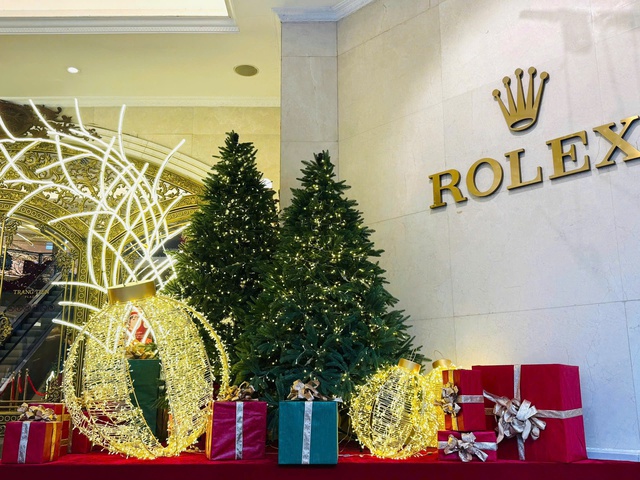 Rộn r&agrave;ng kh&ocirc;ng kh&iacute; đ&oacute;n Gi&aacute;ng sinh tại H&agrave; Nội- Ảnh 15.