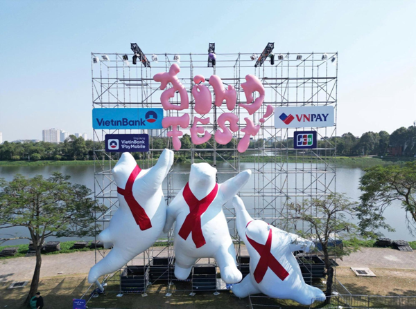 Đ&ocirc;ng đ&uacute;c đủ đầy: Lễ hội m&ugrave;a đ&ocirc;ng đa trải nghiệm của H&agrave; Nội dịp cuối năm- Ảnh 1.