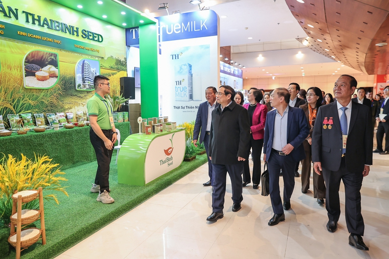 Thủ tướng Phạm Minh Ch&iacute;nh kiểm tra c&ocirc;ng t&aacute;c chuẩn bị Đại hội Thi đua y&ecirc;u nước to&agrave;n quốc lần thứ XI- Ảnh 6.