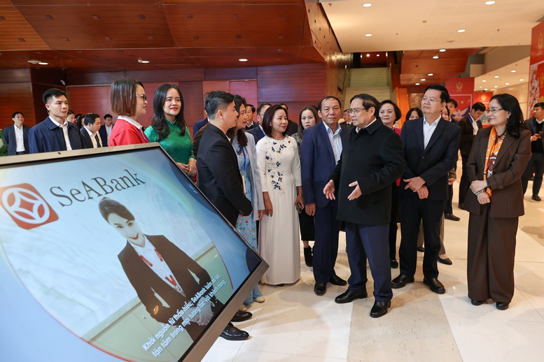 Thủ tướng Phạm Minh Ch&iacute;nh kiểm tra c&ocirc;ng t&aacute;c chuẩn bị Đại hội Thi đua y&ecirc;u nước to&agrave;n quốc lần thứ XI- Ảnh 7.