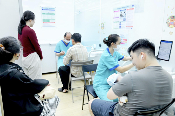 Long Ch&acirc;u đồng h&agrave;nh c&ugrave;ng ng&agrave;nh y tế trong chiến lược ph&aacute;t triển hệ thống nhi khoa chăm s&oacute;c to&agrave;n diện cho trẻ em- Ảnh 4.