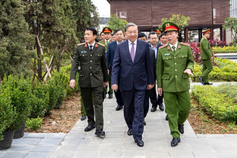 Tổng B&iacute; thư T&ocirc; L&acirc;m thăm, l&agrave;m việc tại Trung t&acirc;m Dữ liệu Quốc gia, Bộ C&ocirc;ng an- Ảnh 2.