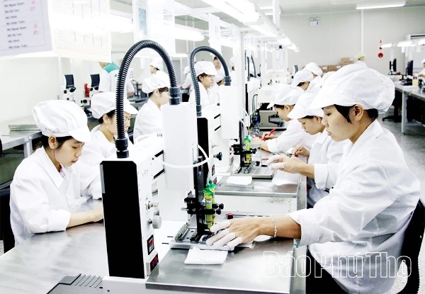 Chủ tịch tỉnh Ph&uacute; Thọ: Tập trung cắt giảm 30% chi ph&iacute; thủ tục h&agrave;nh ch&iacute;nh để th&aacute;o gỡ kh&oacute; khăn cho sản xuất kinh doanh, tăng thu bền vững- Ảnh 2.