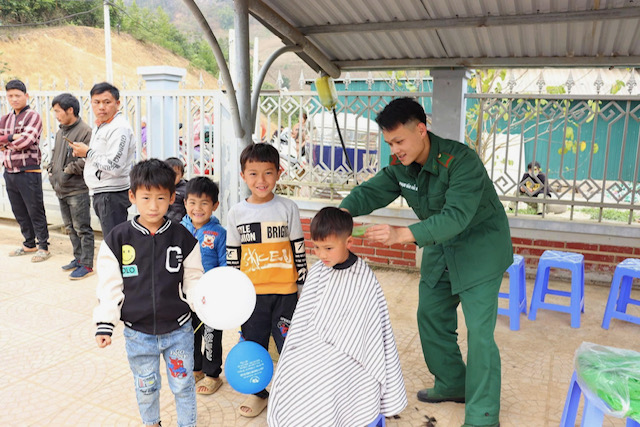 Tuổi trẻ BĐBP Sơn La: Bản lĩnh bi&ecirc;n cương - Xung k&iacute;ch, s&aacute;ng tạo, cống hiến- Ảnh 4.