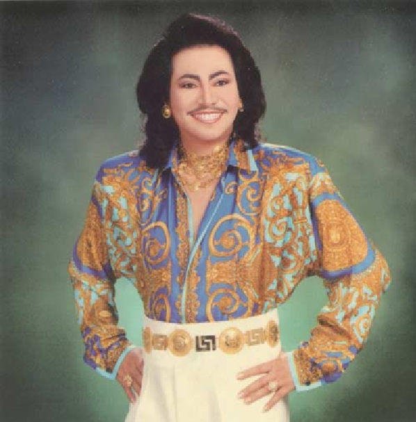 Danh ca lập dị có 9 con, 27 cháu: U80 vẫn đeo kim cương đầy người- Ảnh 2. Danh ca lập dị có 9 con, 27 cháu: U80 vẫn đeo kim cương đầy người- Ảnh 2.