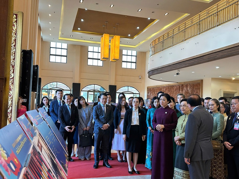 Khai mạc Tuần Phim Việt Nam và Triển lãm Ảnh Quan hệ Việt Nam - Lào- Ảnh 2.