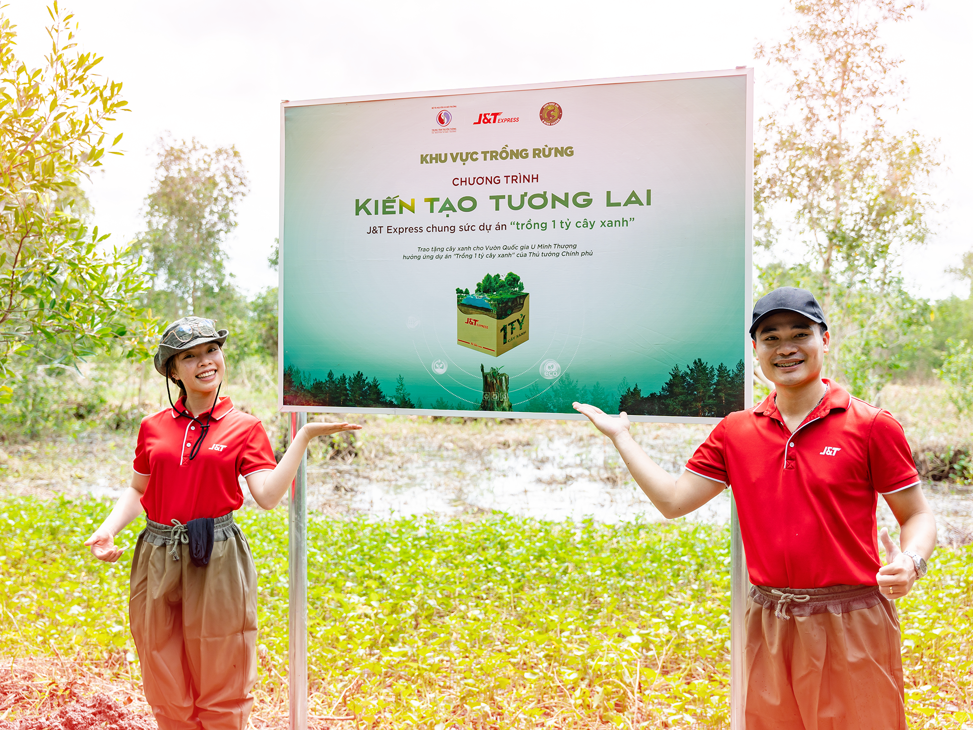 Chạm 2025: H&agrave;nh tr&igrave;nh xuy&ecirc;n Việt của những chuyến xe đ&aacute;ng tin cậy- Ảnh 21.