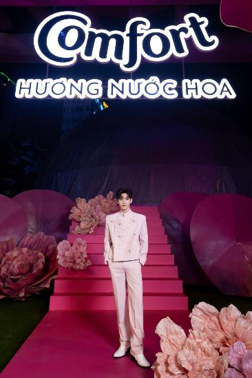 Hoa Hậu Thanh Thủy, T&oacute;c Ti&ecirc;n, Gemini H&ugrave;ng Huỳnh, Cường Bạch&hellip; c&ugrave;ng d&agrave;n sao All-Star đổ bộ sự kiện Comfort Odyssey Of Perfume- Ảnh 2.