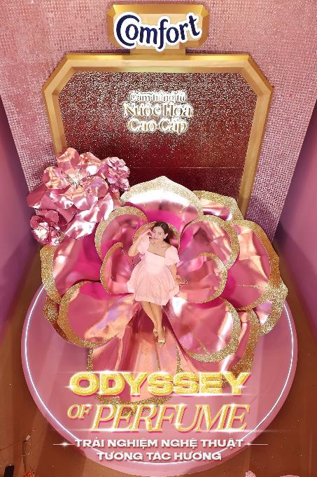 Hoa Hậu Thanh Thủy, T&oacute;c Ti&ecirc;n, Gemini H&ugrave;ng Huỳnh, Cường Bạch&hellip; c&ugrave;ng d&agrave;n sao All-Star đổ bộ sự kiện Comfort Odyssey Of Perfume- Ảnh 11.
