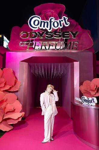 Hoa Hậu Thanh Thủy, T&oacute;c Ti&ecirc;n, Gemini H&ugrave;ng Huỳnh, Cường Bạch&hellip; c&ugrave;ng d&agrave;n sao All-Star đổ bộ sự kiện Comfort Odyssey Of Perfume- Ảnh 3.