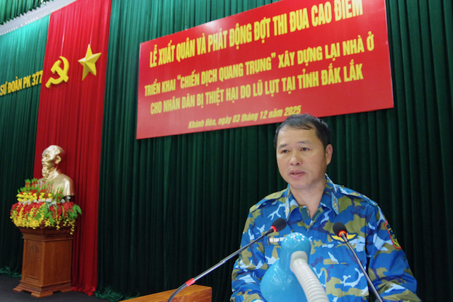 Sư đoàn 377 xuất quân thực hiện “Chiến dịch Quang Trung” giúp dân vùng lũ dựng lại mái ấm- Ảnh 2. Sư đoàn 377 xuất quân thực hiện “Chiến dịch Quang Trung” giúp dân vùng lũ dựng lại mái ấm- Ảnh 2.