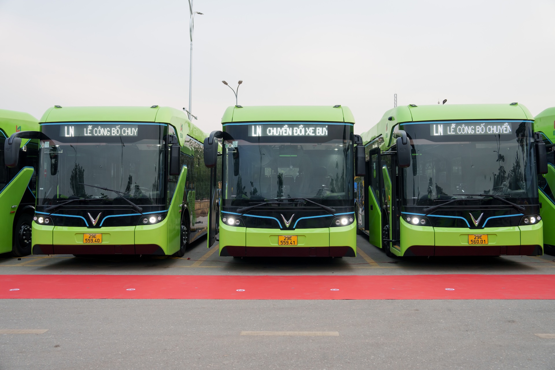 Liên Ninh vừa đổi 100% đội xe sang buýt điện VinFast là "ai"? - Ảnh 2. Liên Ninh vừa đổi 100% đội xe sang buýt điện VinFast là "ai"? - Ảnh 2.