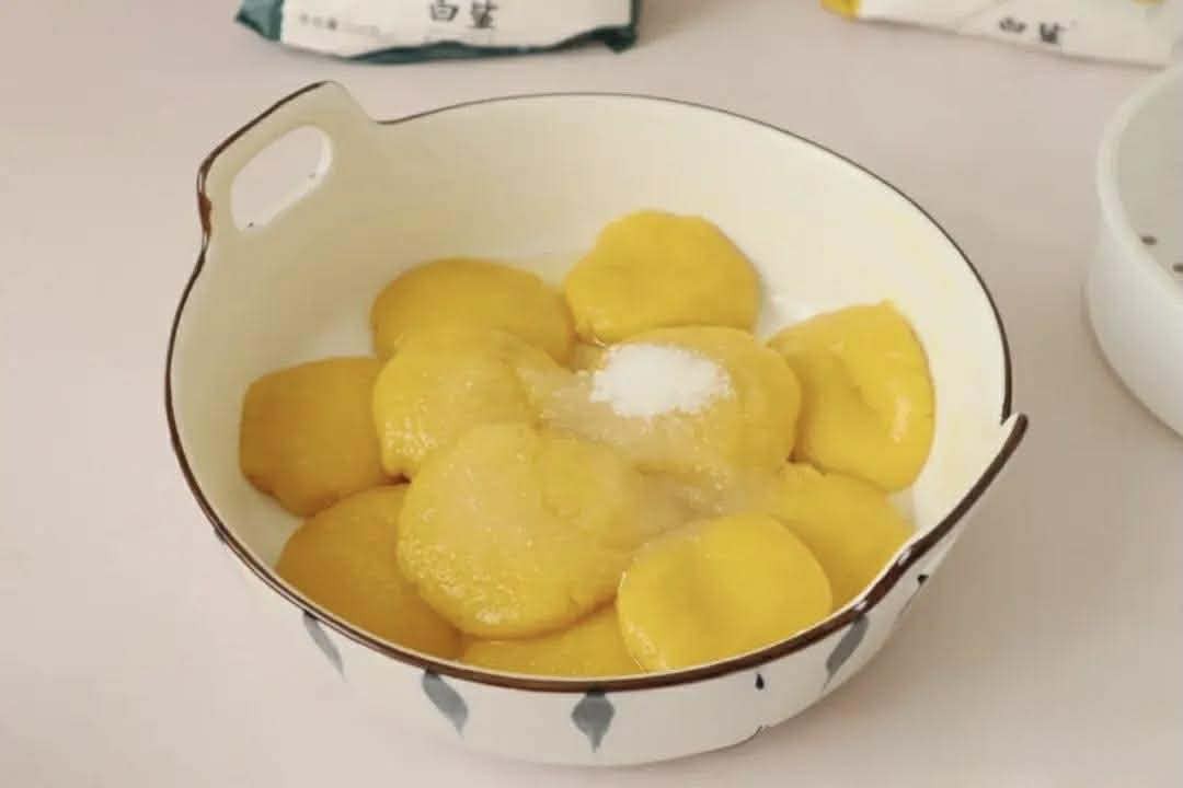 Nhất định n&ecirc;n thử c&aacute;ch nấu b&iacute; đỏ độc đ&aacute;o n&agrave;y cả gia đ&igrave;nh sẽ cực th&iacute;ch!- Ảnh 5.