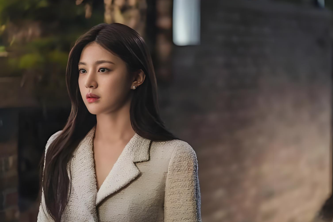 Vừa hỏi mẹ tiền của mình đâu, mặt bà tái đi, tay lóng ngóng khiến tôi biết ngay có chuyện bất thường- Ảnh 1.