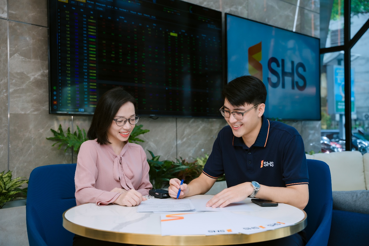 SHS lần thứ 6 được vinh danh trong Top 10 B&aacute;o c&aacute;o thường ni&ecirc;n tốt nhất VLCA- Ảnh 2.