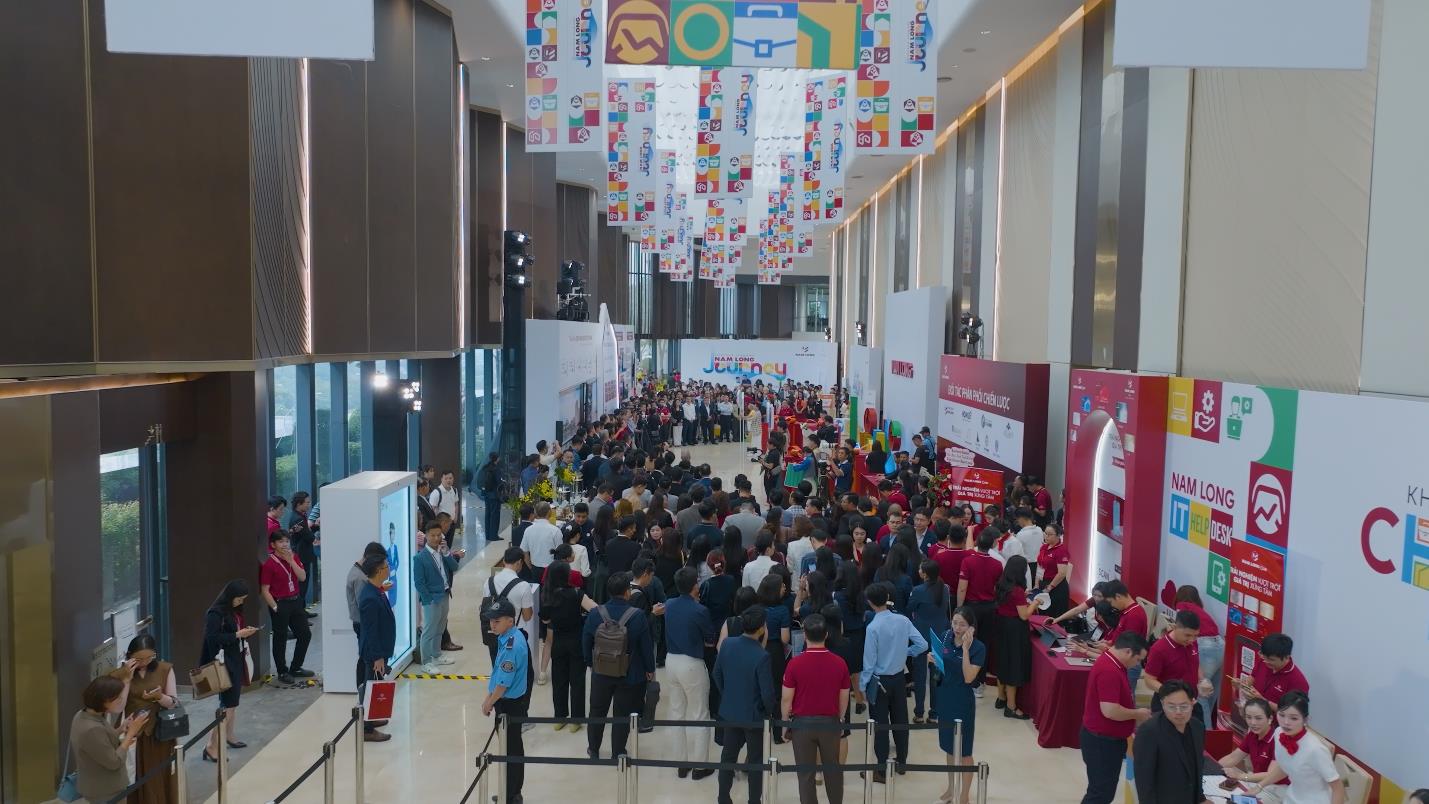 Nam Long Journey 2025: B&ugrave;ng nổ ng&agrave;y đầu với h&agrave;ng ngh&igrave;n lượt kh&aacute;ch tham dự- Ảnh 1.