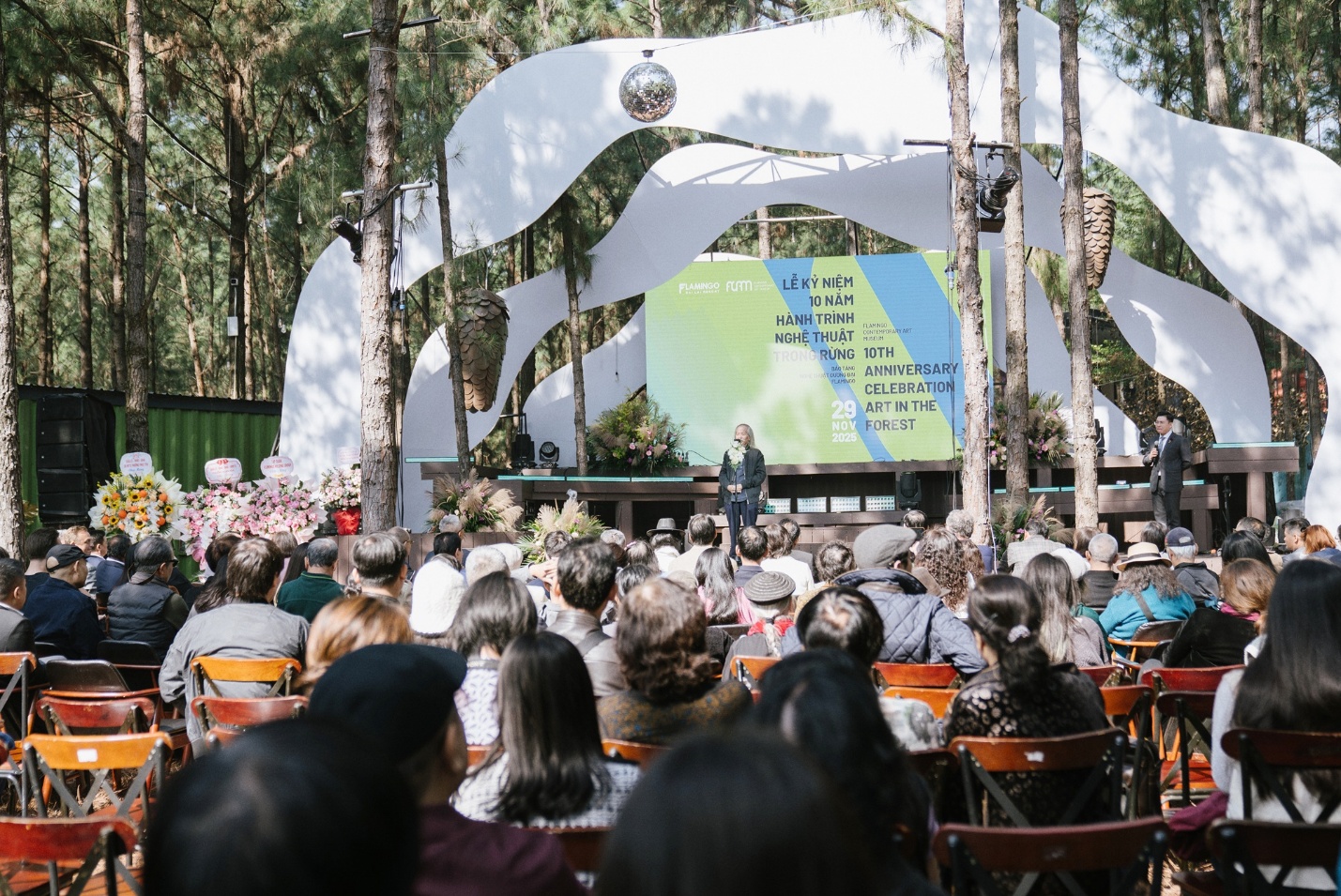 Từ nghệ thuật trong rừng đến đảo nghệ thuật giữa l&ograve;ng Hồ N&uacute;i Cốc- Ảnh 1.