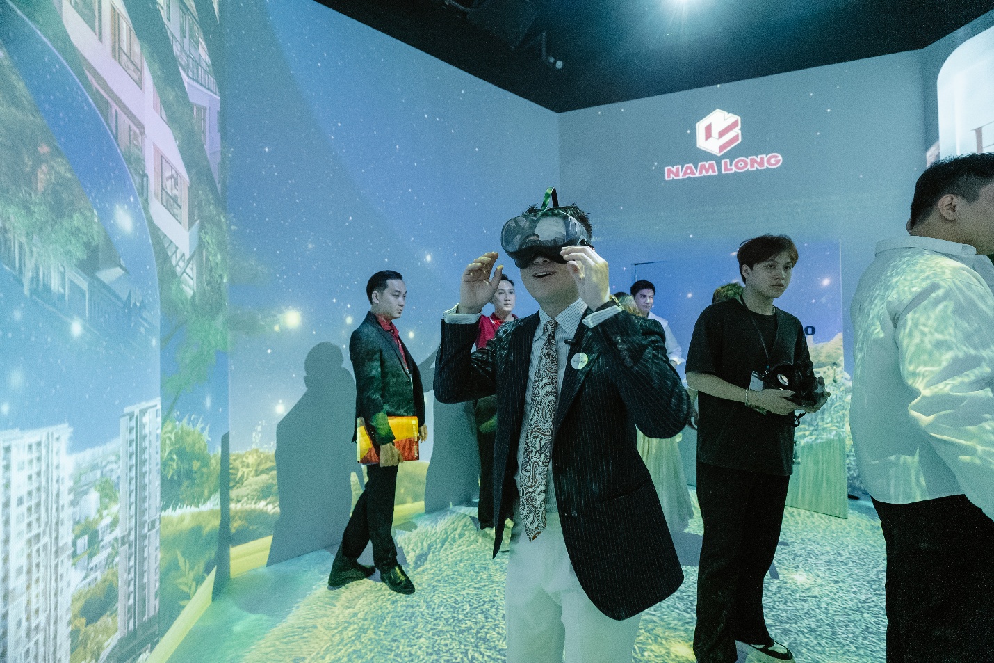 Nam Long Journey 2025: B&ugrave;ng nổ ng&agrave;y đầu với h&agrave;ng ngh&igrave;n lượt kh&aacute;ch tham dự- Ảnh 3.