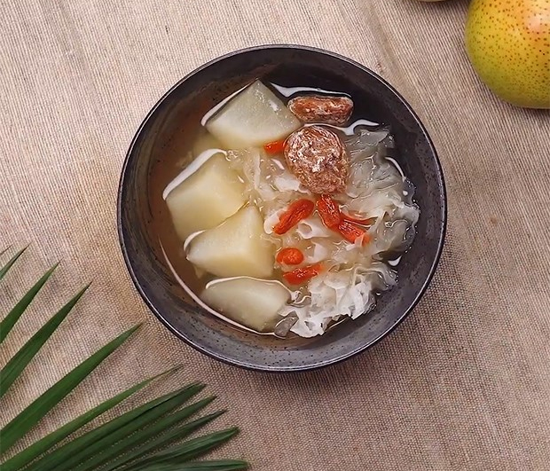 M&ugrave;a đ&ocirc;ng cứ mạnh dạn hấp 3 loại quả gi&agrave;u collagen n&agrave;y m&agrave; ăn: Ch&uacute;ng dịu cơn ho, dưỡng ẩm phổi v&agrave; nu&ocirc;i dạ d&agrave;y khỏe mạnh- Ảnh 2.