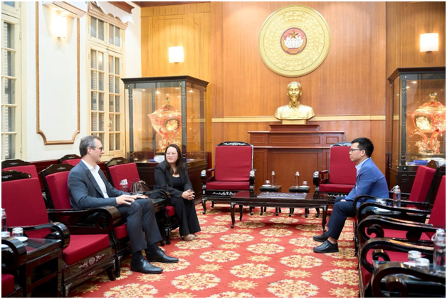 Pernod Ricard Việt Nam trao tặng 1 tỷ đồng hỗ trợ đồng bào miền Trung, Tây Nguyên bị thiệt hại do mưa lũ gây ra
- Ảnh 2.