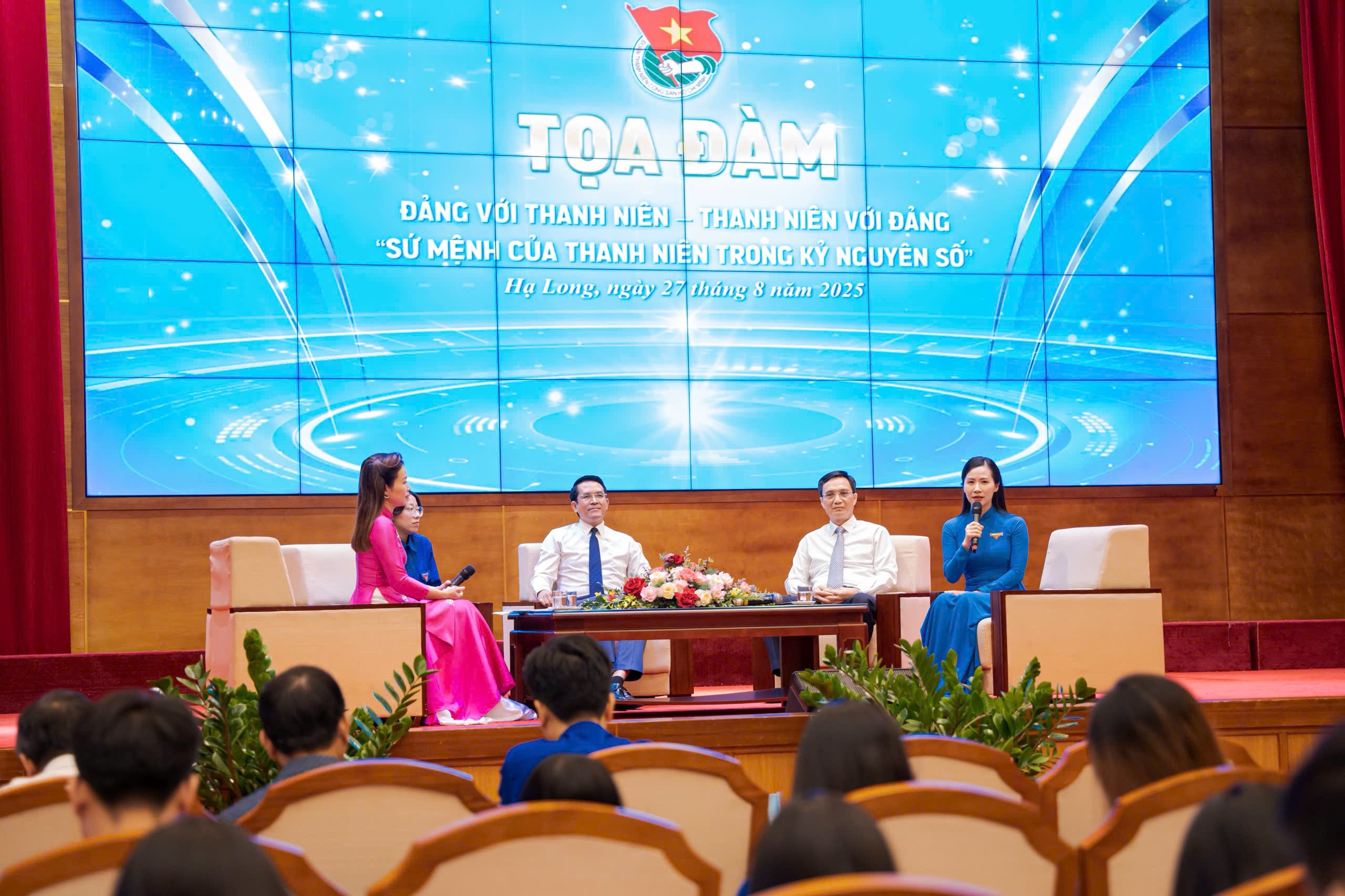 Tọa đàm "Đảng với Thanh niên – Thanh niên với Đảng" năm 2025 với chủ đề "Sứ mệnh của Thanh niên trong kỷ nguyên số" do Đoàn Thanh niên UBND tỉnh Quảng Ninh tổ chức.