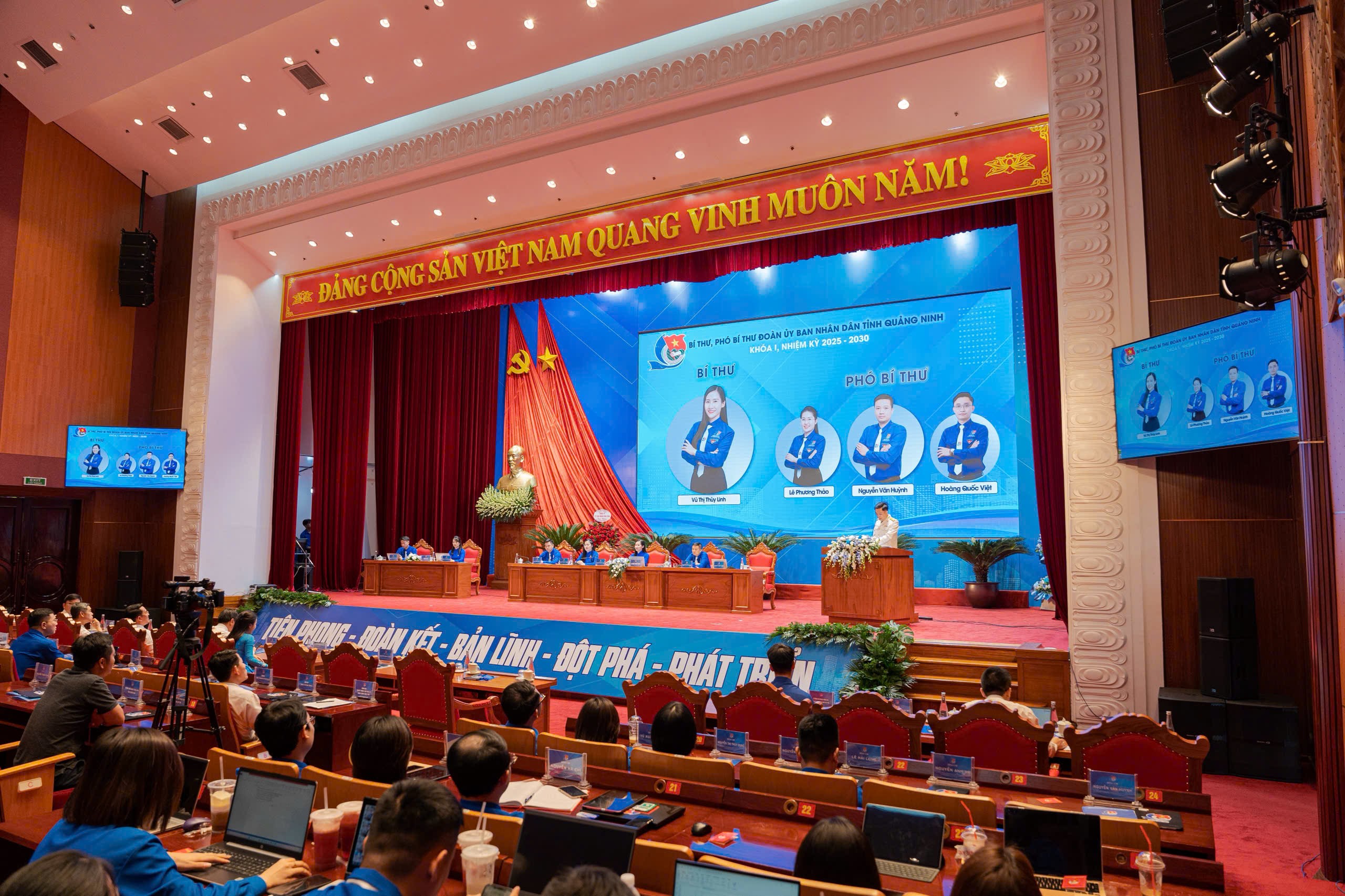 "Thủ lĩnh" thanh niên ở Quảng Ninh đề xuất giải pháp nâng cao hiệu quả giáo dục chính trị, tư tưởng, đạo đức, lối sống cho thế hệ trẻ trong thời đại số- Ảnh 6.